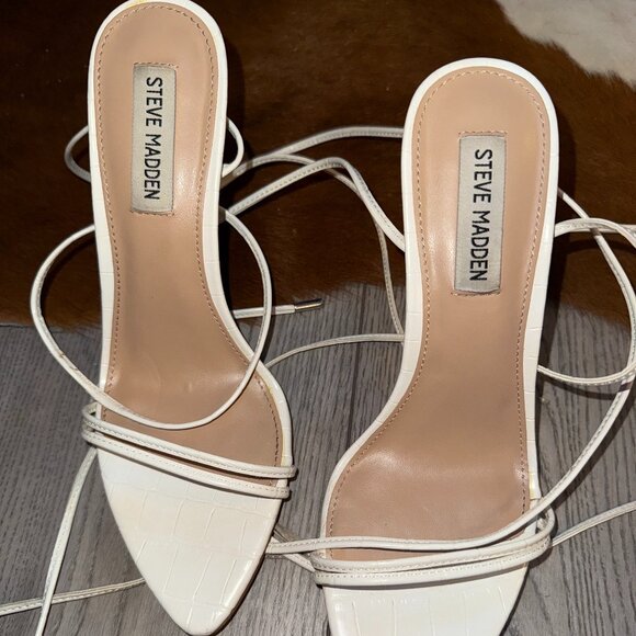 Steve Madden White Flamin Sandal (8) - Picture 3 of 12